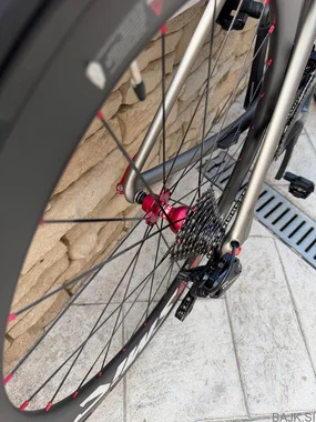 Trek Émonda SL 6 (Karbon) – KOT NOVO, le 4000 km + karbonske nadgradnje