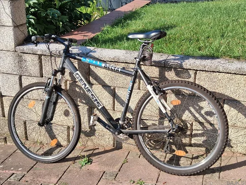 UGODNO! prodam gorsko kolo Genesis D-Max Delta