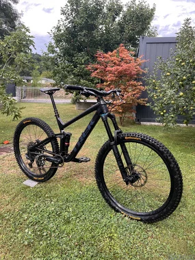 Enduro kolo Trek Slash 8 29"