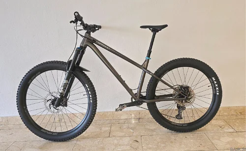Commencal Meta HT DARK SLATE (M) kot novo