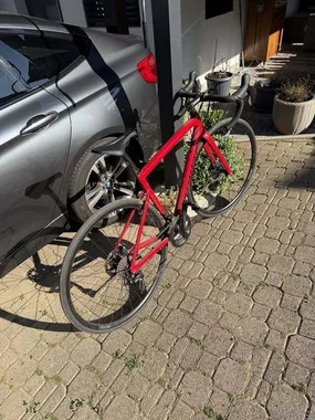 Cestno kolo Tarmac SL6 Sport 2023 flo red/black