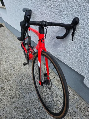 Cannondale SuperSix EVO Carbon – cestno dirkalno kolo – Shimano 105