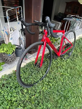 Specialized cestno Tarmac carbon SL6 Sport 2023