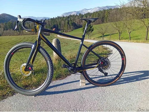 Custom gravel, velikost 48 cm, 27.5