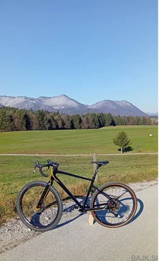 Custom gravel, velikost 48 cm, 27.5