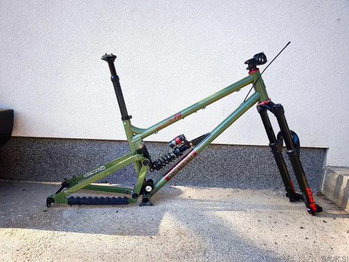 Stanton frame, MRP suspension and Chris King headset