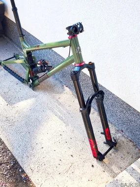 Stanton frame, MRP suspension and Chris King headset