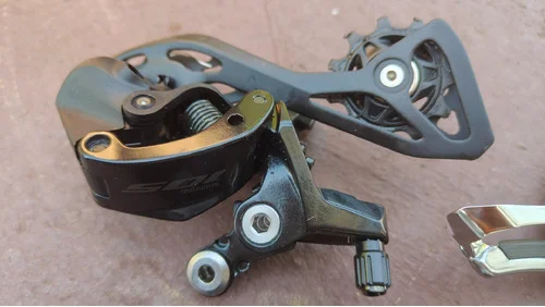 Shimano 105 R7100 (sprednji menjalnik, zadnji menjalnik, prestavne ročice)
