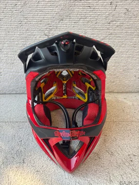 Troy Lee Designs D3 Fiberlite XS/S – excellent condition, no crashes