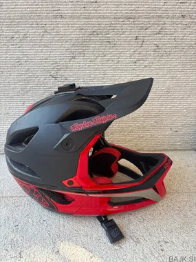 Troy Lee Designs D3 Fiberlite XS/S – excellent condition, no crashes