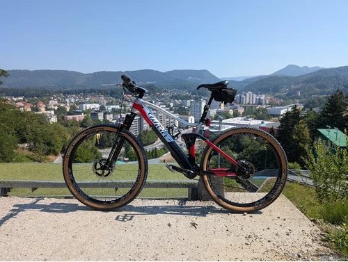 Wilier 101FX Hybrid Električno polnovzmeteno kolo s celotno XTR opremo