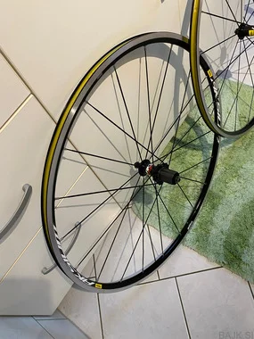 MAVIC AKSIUM RACE SHIMANO/SRAM/CAMPAGNOLO OBROČI ZA CESTNO KOLO,100€