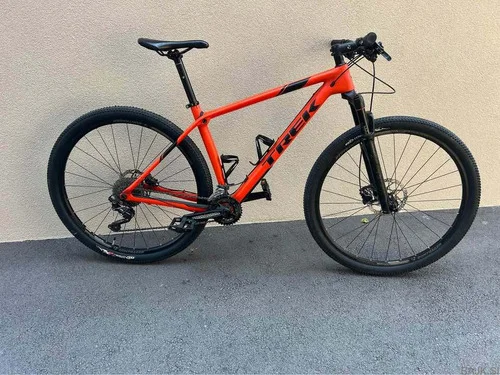 29” TREK PROCALIBER 9.6 KARBON, SHIMANO XT OPREMA, ROCKSHOX REBA, KOT NOVO