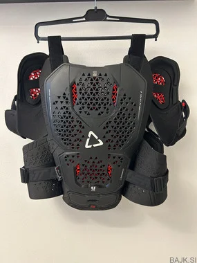 Leatt 4.5 Pro Evo chest protector – black