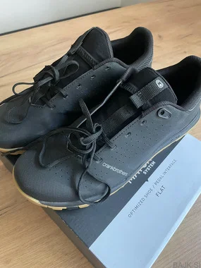 CRANK BROTHERS STAMP TRAIL LACE SHOES