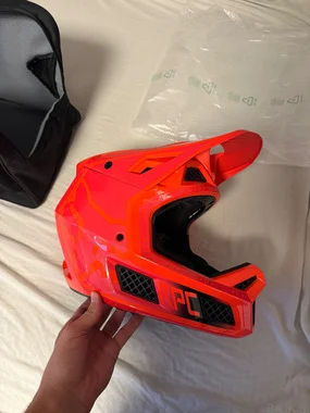 FOX RPC HELMET Carbon