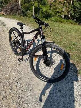 Women's Scott mountain bike