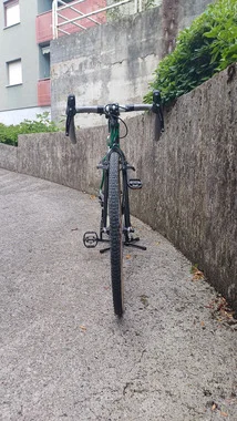 Cyklokrosové kolo se dvěma dalšími ráfky