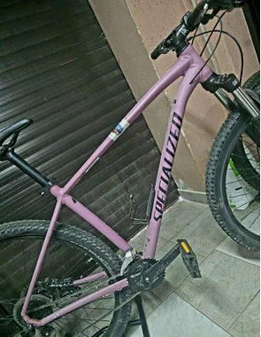 Prodam žensko specialized kolo.