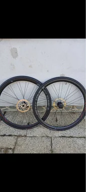 Road bike wheelset