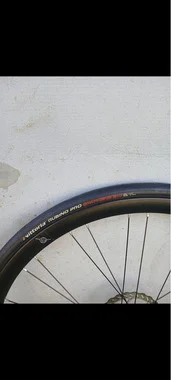Road bike wheelset