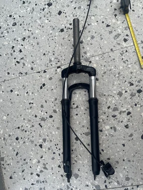 Free non-working 29” suspension fork