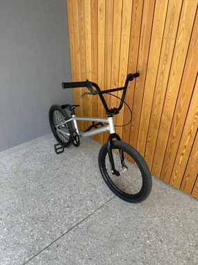 Race / Pumptrack BMX Mongoose Title PRO XL