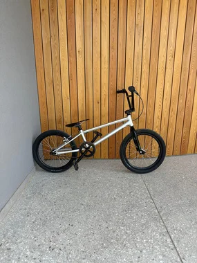 Race / Pumptrack BMX Mongoose Title PRO XL