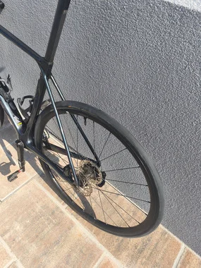 Giant TCR Advanced 1 Di2 105, almost new, bought October 2025
