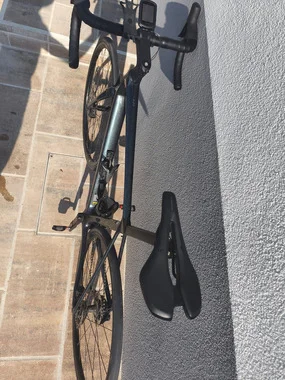 Giant TCR Advanced 1 Di2 105, almost new, bought October 2025
