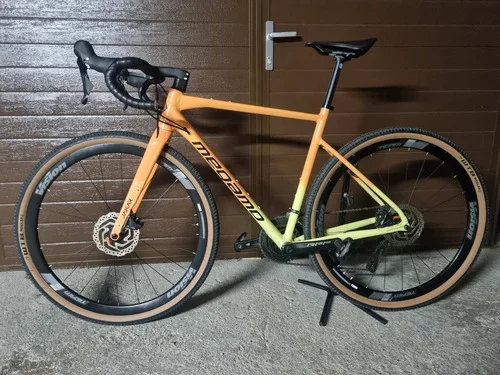 GRAVEL KOLO MEGAMO JAKAR 30 - ORANŽOVÉ (vel.-M)