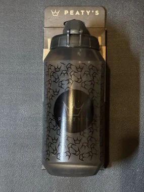 Peaty's Fidlock 750ml bidon z nosilcem (nov)