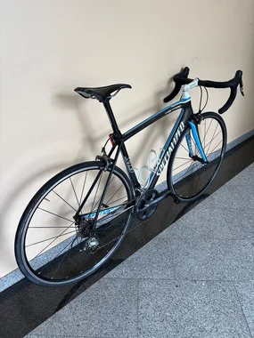 Specialized Tarmac SL3 road bike (M)