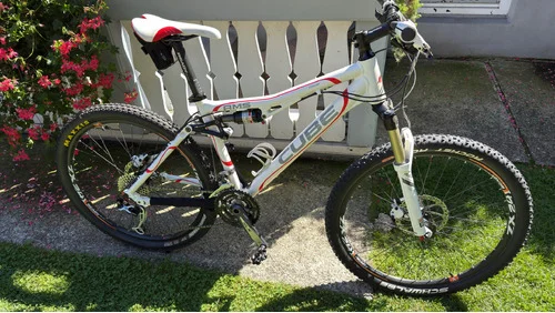 Cube AMS össztelós mountain bike