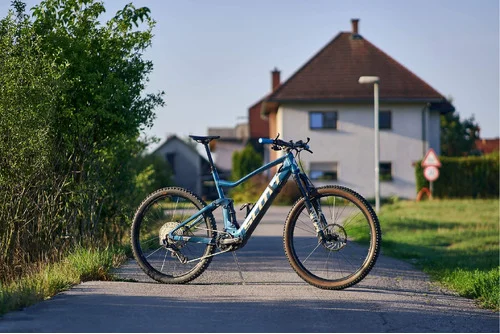 Scott Genius eRIDE 920 XL, 2021 - Bosch 625 Wh / SRAM GX AXS, nova kaseta in X01 veriga