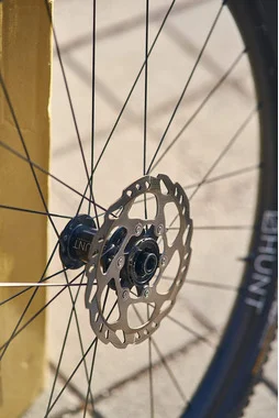 650B Adventure Carbon Disc Wheelset + nove Race King gume (NOVO 1250€ + 100€) - Še v garanciji