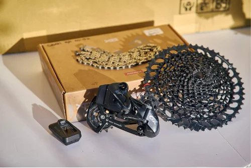 SRAM Veriga SRAM PC X01 Eagle 126 členov 12 prestav + SRAM GX AXS menjalnik + 10-52 kaseta
