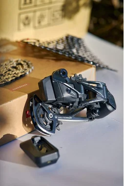 SRAM Veriga SRAM PC X01 Eagle 126 členov 12 prestav + SRAM GX AXS menjalnik + 10-52 kaseta
