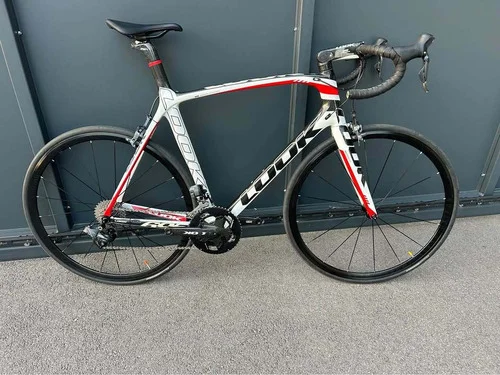 LOOK 695 karbonska specialka, Ultegra DI2, novi obroči in nove gume
