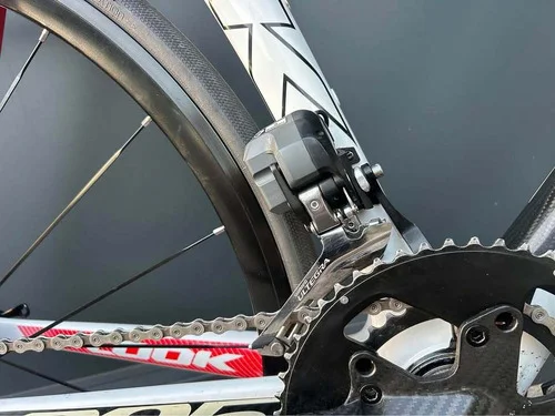 LOOK 695 karbonska specialka, Ultegra DI2, novi obroči in nove gume