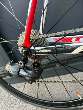 LOOK 695 karbonska specialka, Ultegra DI2, novi obroči in nove gume