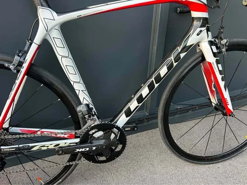 LOOK 695 karbonska specialka, Ultegra DI2, novi obroči in nove gume
