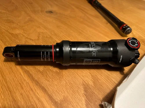 RockShox Deluxe Select 230x60 mm