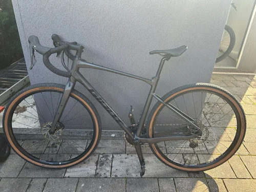 Gravel kolo Giant Revolt 0 2026 stealth chrome