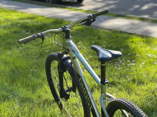 Ghost Kato AL 29 Pro L – Maxxis + Renthal Fatbar + Crankbrothers
