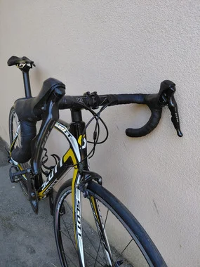 Scott carbon road bike, size M, Shimano 105 groupset