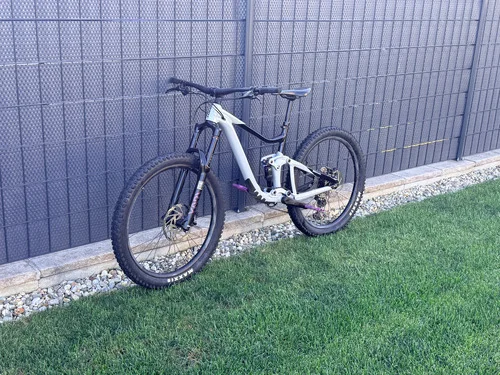 Giant trance X 3 (2022)