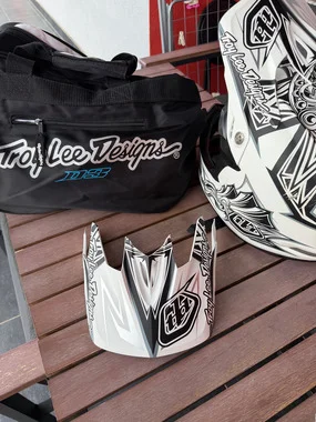 Troy Lee D3