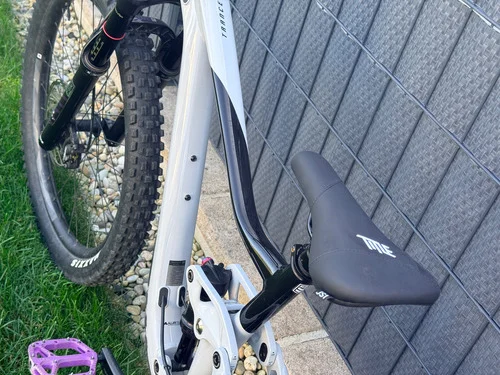 Giant trance X 3 (2022)
