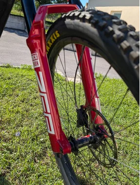 Santa Cruz Heckler CC 2024 (29, taille M), seulement 500 km!!